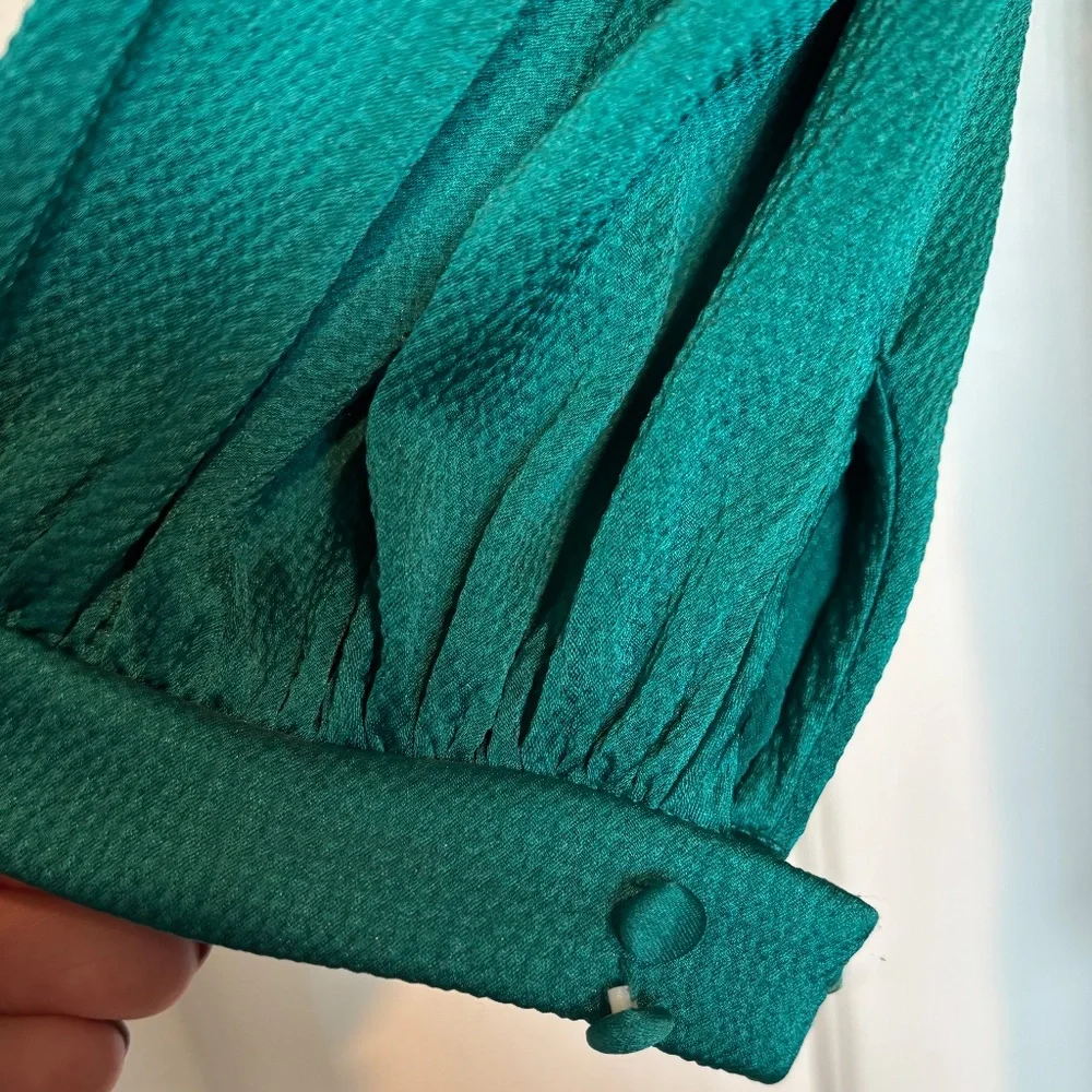 Luxury gown - Picture 13 of 15